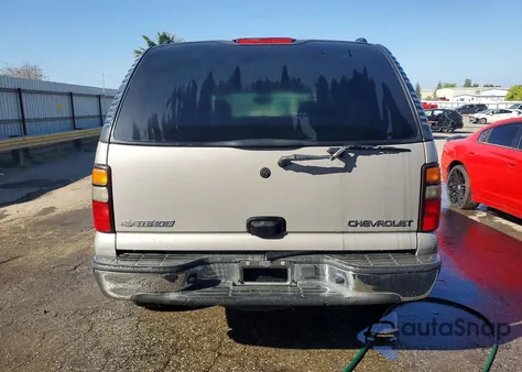 2004 Chevrolet Tahoe C1500 из США, поврежденный, VIN 1GNEC13V54J304006